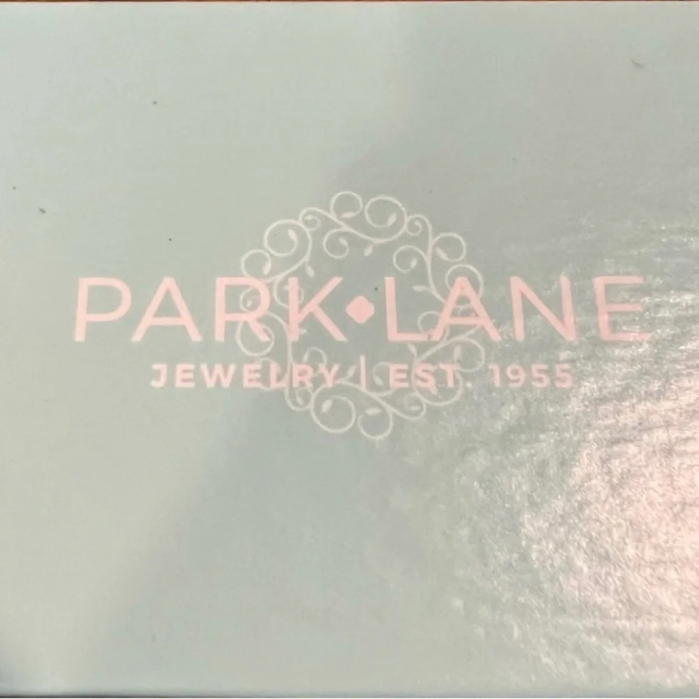 Park Lane Angelica in Gold - Picture 6 of 7